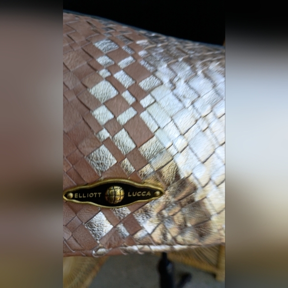 Elliot Lucca Elegant Chain Strap Women Crossbody Bag - Picture 2 of 7